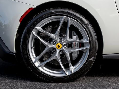 Used 2024 Ferrari Roma Spider image 43