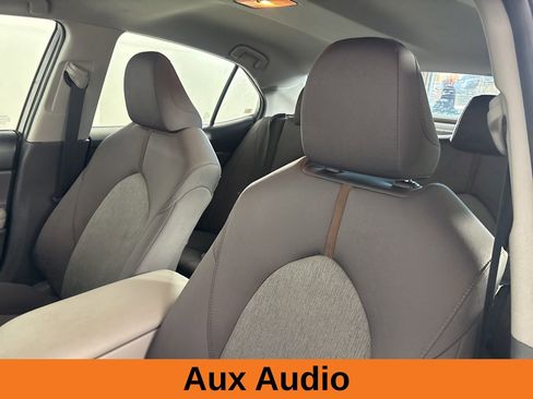 Used 2018 Toyota Camry L image 10