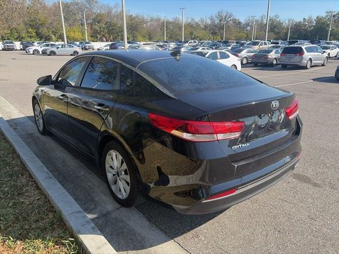 Used 2018 Kia Optima LX w/ 17" Alloy Wheels Package image 2