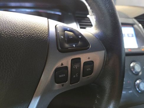 Used 2016 Ford Taurus SEL w/ Equipment Group 201A AWD/4WD image 18