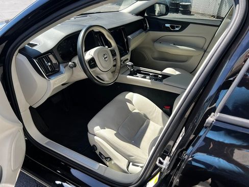 Used 2020 Volvo S60 T6 Momentum AWD/4WD image 16