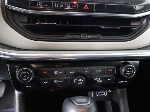 Used 2022 Jeep Compass Limited image 44