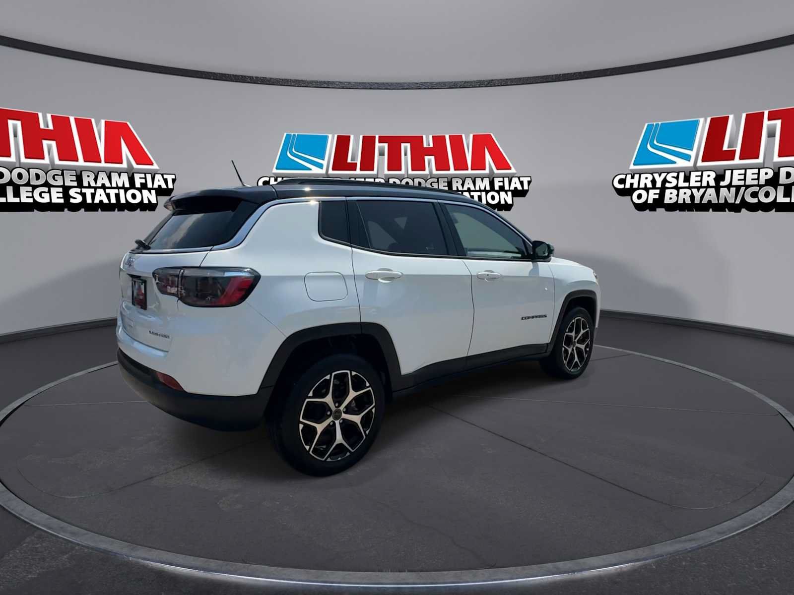 Used 2026 Jeep Compass Limited AWD/4WD image 8