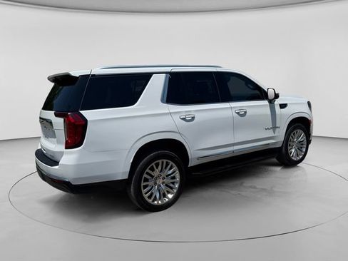 Certified 2023 GMC Yukon SLT w/ SLT Luxury Package AWD/4WD image 7