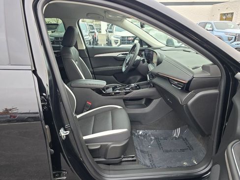 Certified 2025 Buick Envision Sport Touring image 34