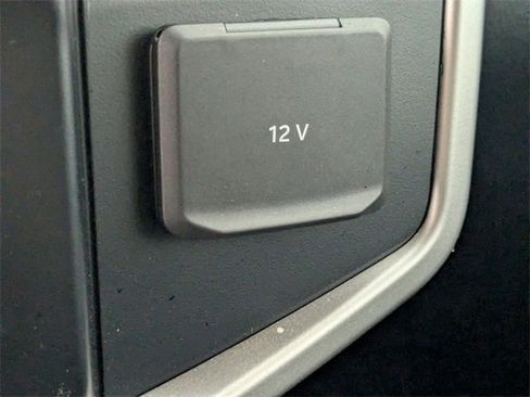 Used 2024 Ford Expedition XLT image 25