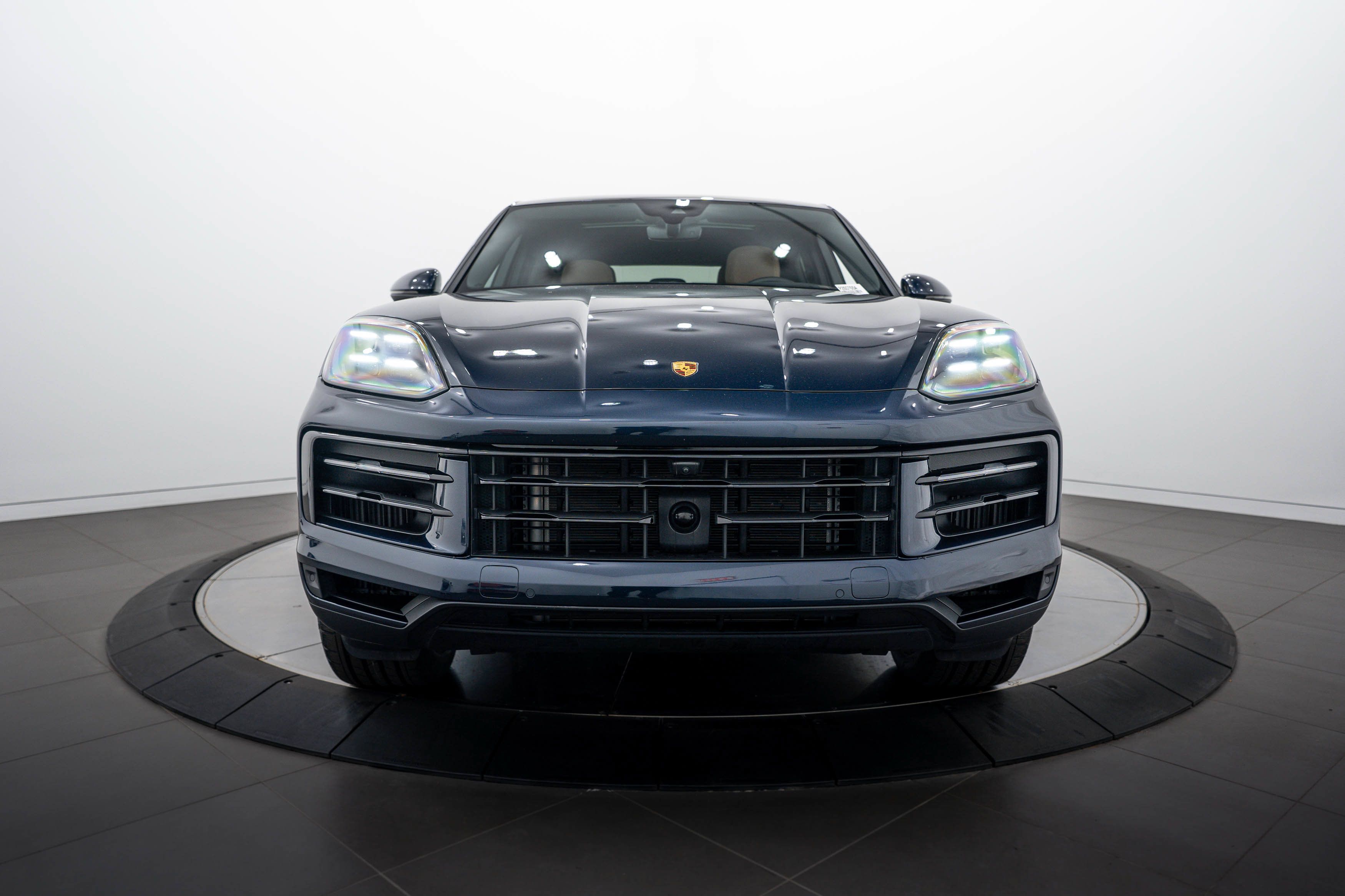 Certified 2024 Porsche Cayenne Coupe AWD/4WD image 10
