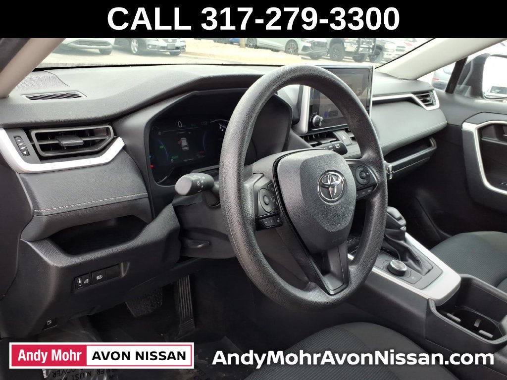 Used 2025 Toyota RAV4 LE AWD/4WD image 18