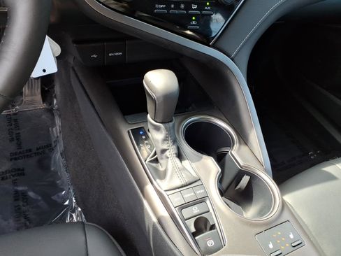 Certified 2024 Toyota Camry SE w/ Cold Weather Package image 10