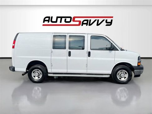 Used 2023 Chevrolet Express 2500 w/ Driver Convenience Package image 8