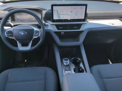 New 2026 Ford Explorer Active RWD image 15