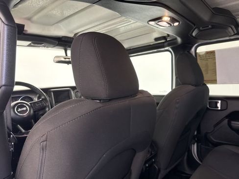 Used 2023 Jeep Wrangler Unlimited w/ Cold Weather Group AWD/4WD image 18