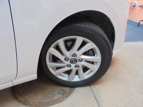 Used 2015 MAZDA MAZDA5 Sport FWD image 25
