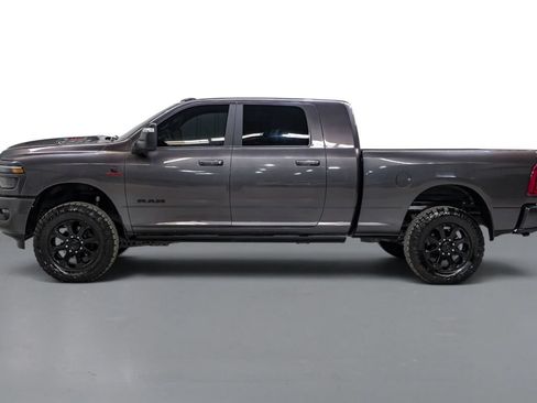 Used 2025 RAM 2500 Laramie AWD/4WD image 9