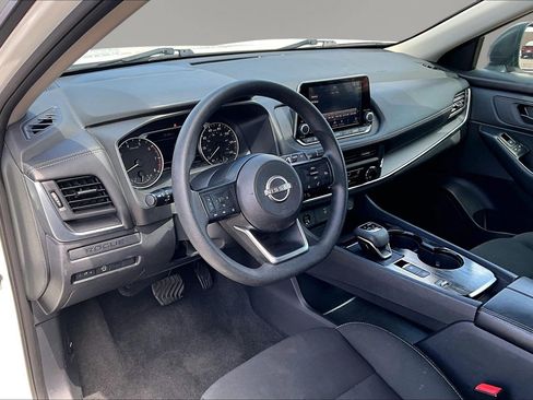 Used 2024 Nissan Rogue S FWD image 17