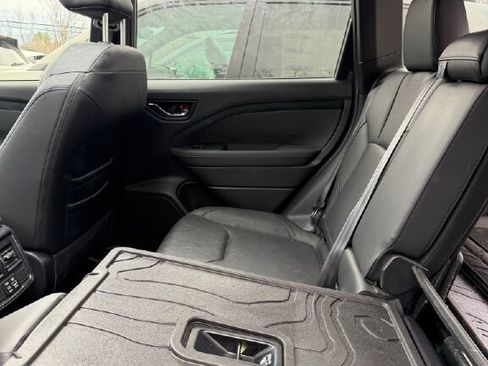 Used 2025 Subaru Forester Limited AWD/4WD image 11