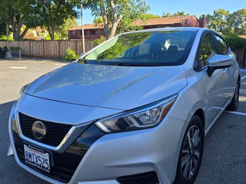 Used 2020 Nissan Versa SV FWD image 10