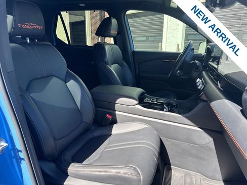 Used 2025 Honda Pilot TrailSport image 9