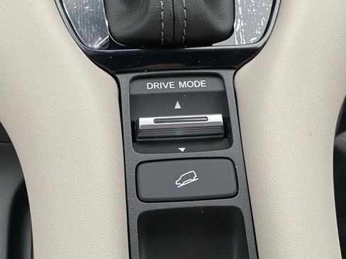 New 2026 Honda HR-V LX image 18