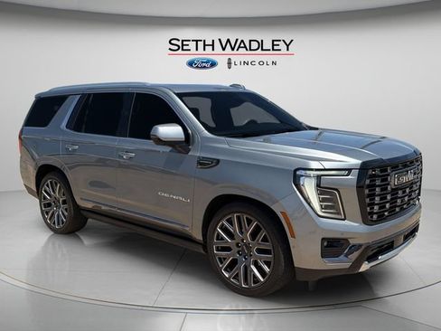 Used 2025 GMC Yukon Denali Ultimate AWD/4WD image 1