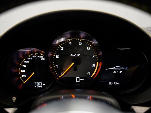 Used 2016 Porsche Cayman GT4 RWD image 12