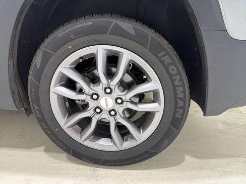 Used 2024 GMC Terrain SLT image 10