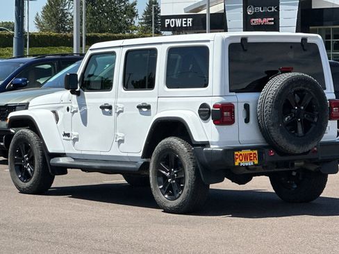 Used 2022 Jeep Wrangler Unlimited Sahara AWD/4WD image 6
