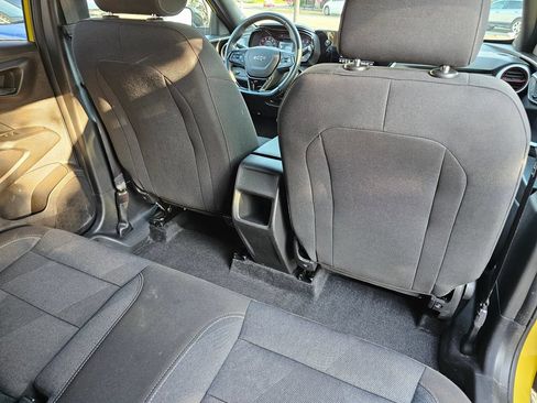 Used 2024 Chevrolet Trax RS w/ Driver Confidence Package FWD image 17
