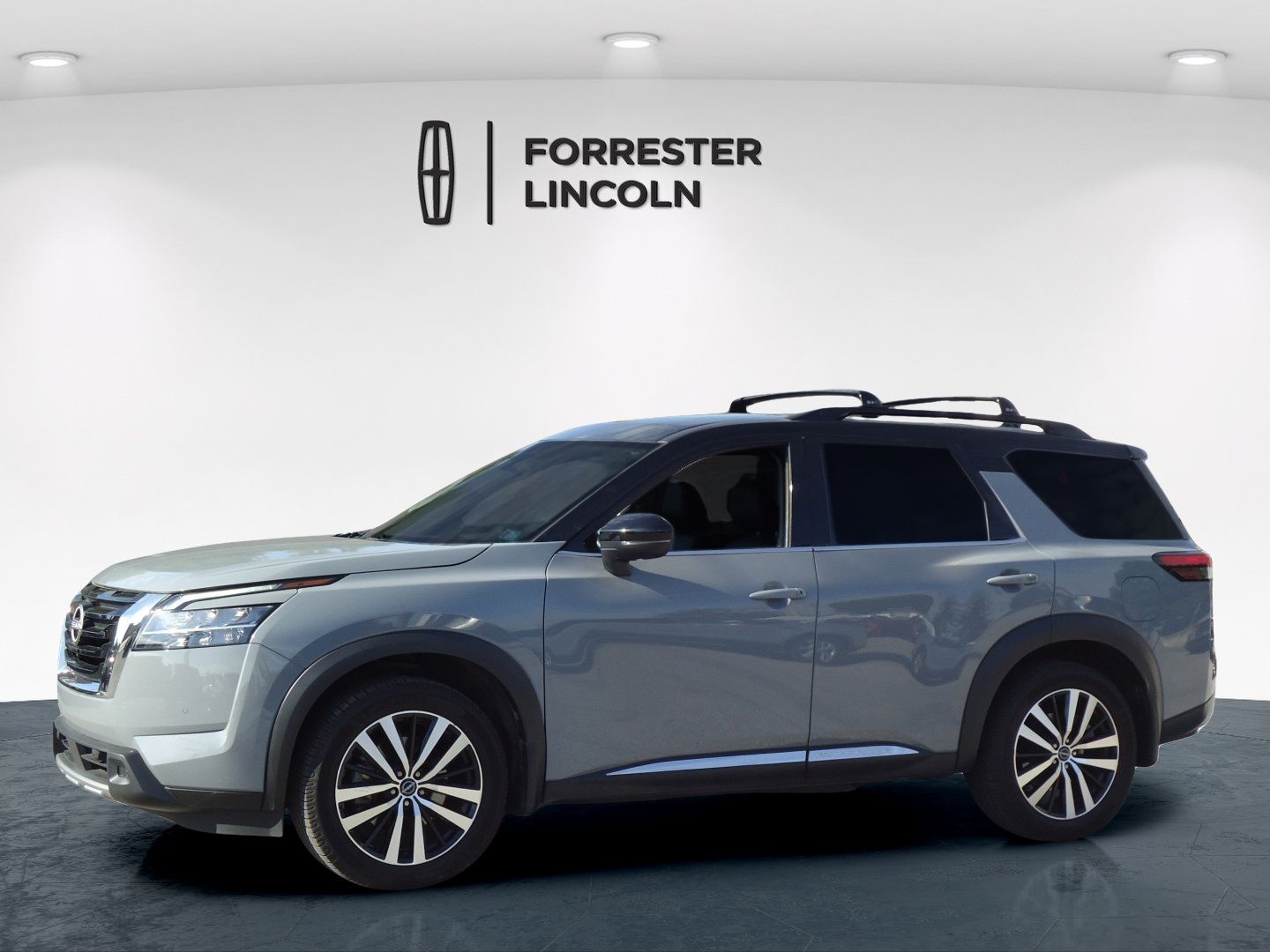 Used 2023 Nissan Pathfinder Platinum AWD/4WD image 6