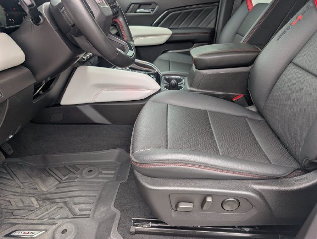 Used 2024 GMC Canyon AT4X AWD/4WD image 16