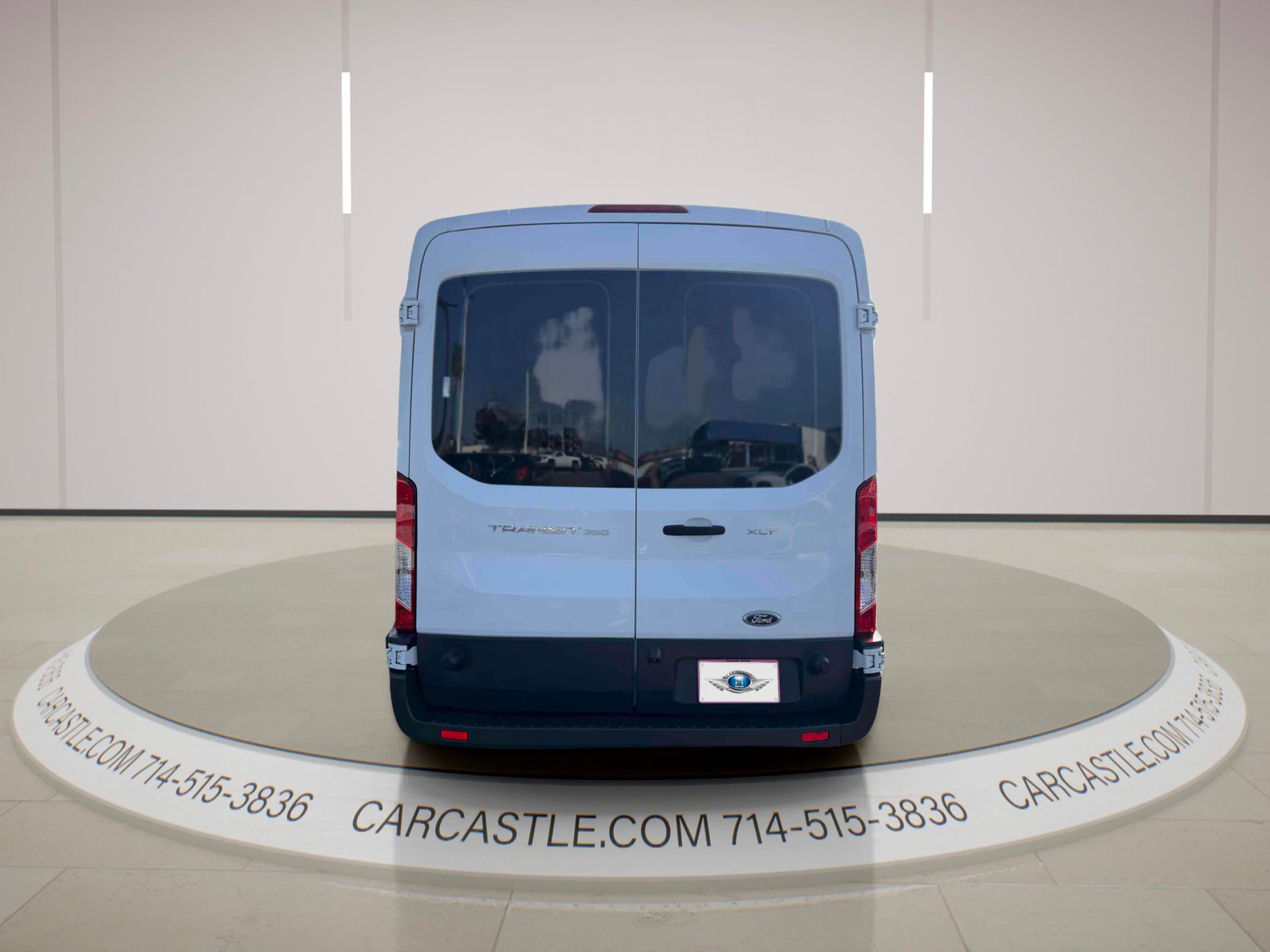 Used 2017 Ford Transit 350 XLT RWD image 4