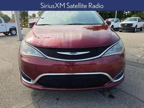 Used 2018 Chrysler Pacifica Touring-L Plus FWD image 15