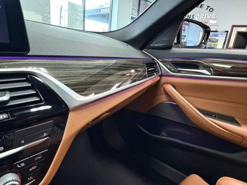 Used 2021 BMW 530i xDrive image 58