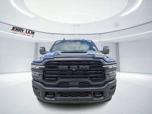 New 2026 RAM 2500 Laramie AWD/4WD image 8