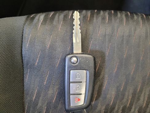 Used 2019 Nissan Rogue S AWD/4WD image 32