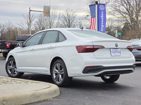 Used 2024 Volkswagen Jetta SE w/ Panoramic Sunroof Package image 20