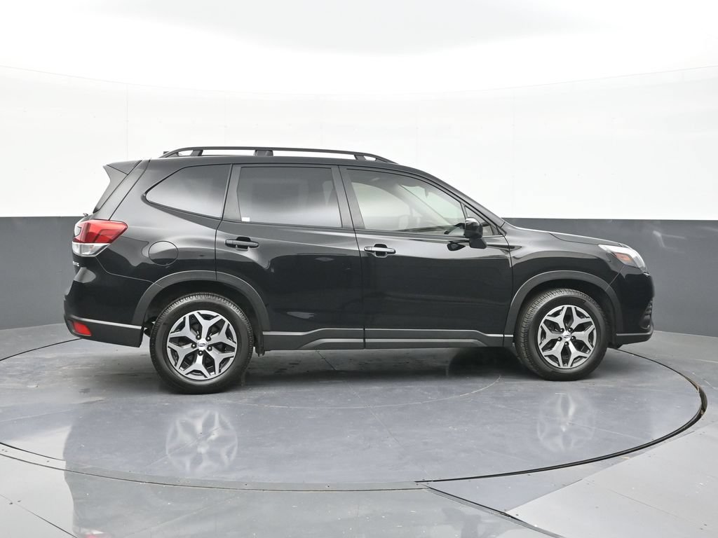 Used 2023 Subaru Forester Premium AWD/4WD image 12