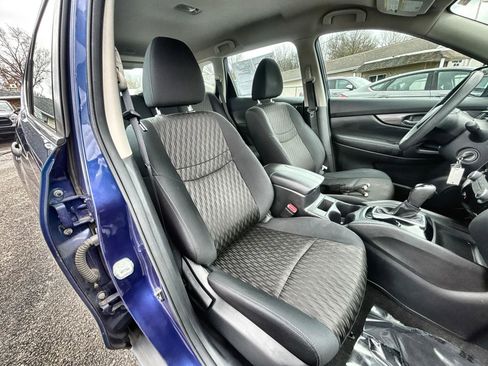 Used 2018 Nissan Rogue S image 24