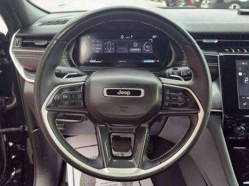 Used 2023 Jeep Grand Cherokee Altitude image 16