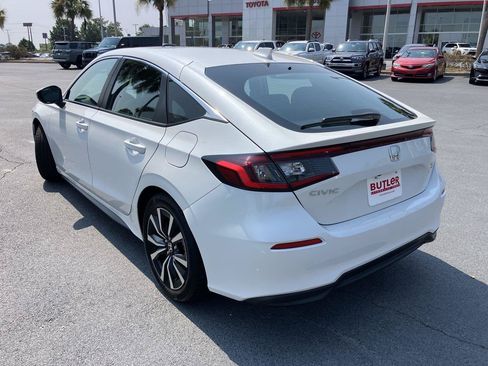 Used 2024 Honda Civic EX-L image 3
