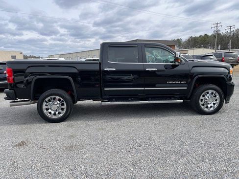 Used 2018 GMC Sierra 2500 Denali w/ Duramax Plus Package image 6
