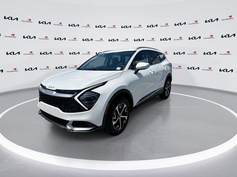 Certified 2024 Kia Sportage EX AWD/4WD image 4