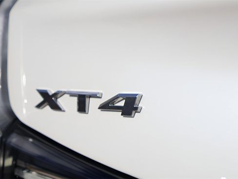 Used 2024 Cadillac XT4 Sport image 9