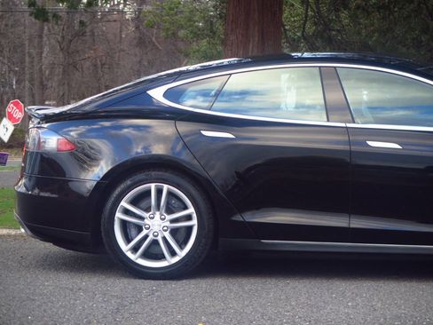 Used 2012 Tesla Model S Performance image 26
