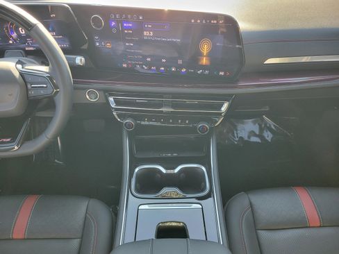 Used 2024 Chevrolet Traverse RS w/ LPO, Floor Liner Package image 11