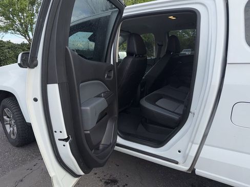 Used 2019 Chevrolet Colorado Z71 AWD/4WD image 8