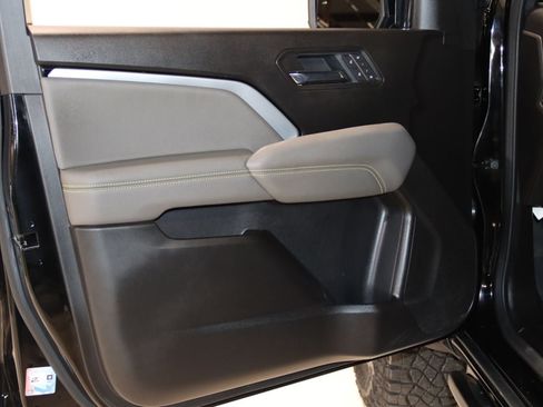 Used 2026 Chevrolet Colorado ZR2 w/ Technology Package AWD/4WD image 40