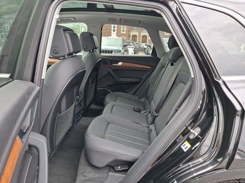 Used 2021 Audi Q5 2.0T Premium Plus w/ Premium Plus Package AWD/4WD image 11