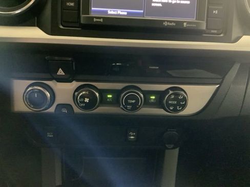 Used 2017 Toyota Tacoma SR5 w/ Tow Package AWD/4WD image 20