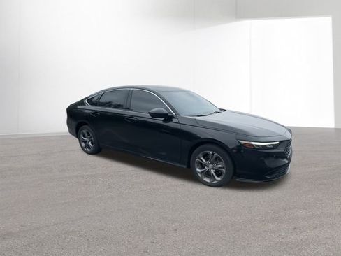 Used 2023 Honda Accord EX-L image 2